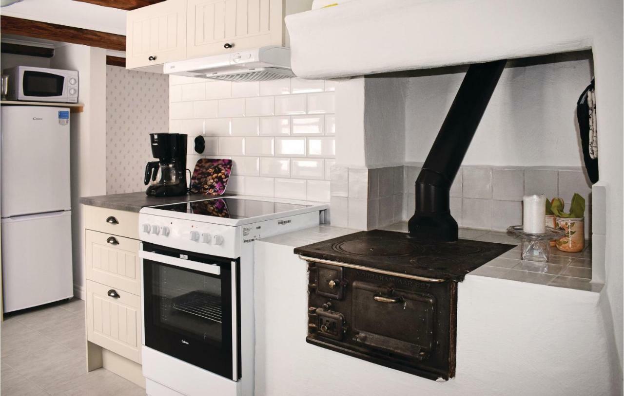 Stunning Home In Tjaellmo With Kitchen Luaran gambar